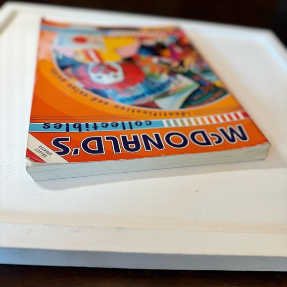 1997/99 Ronald McDonald's Collectibles Identification & Value Guide 1979 to 1996 - Picture 5 of 16